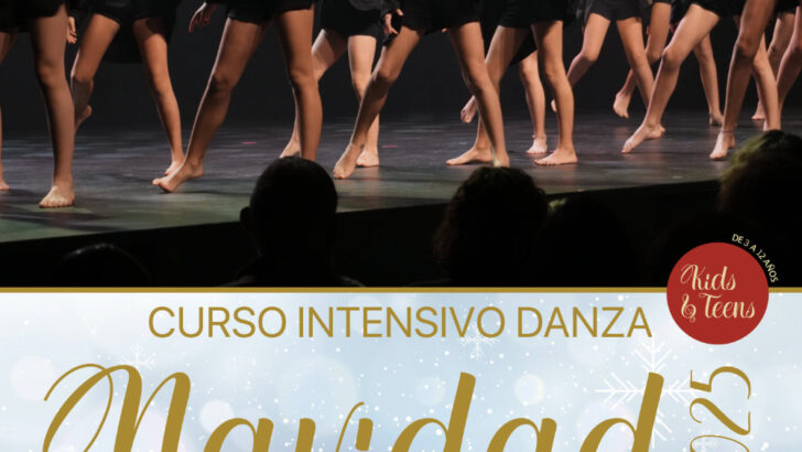 Alumnas interpretando una coreografía durante el Curso Intensivo de Danza Navidad 2025 de la Escuela Esther Bosch
