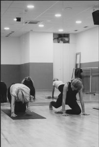 yoga en Barcelona para mejorar fuerza y movilidad