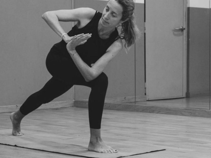 clases de yoga en Barcelona para complementar la danza